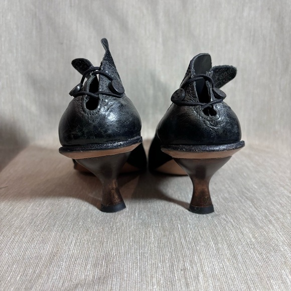 CYDWOG Sz 37.5 Handsculpted in the US Filigree Contrasting Kitten Heel Shooties - Picture 5 of 10